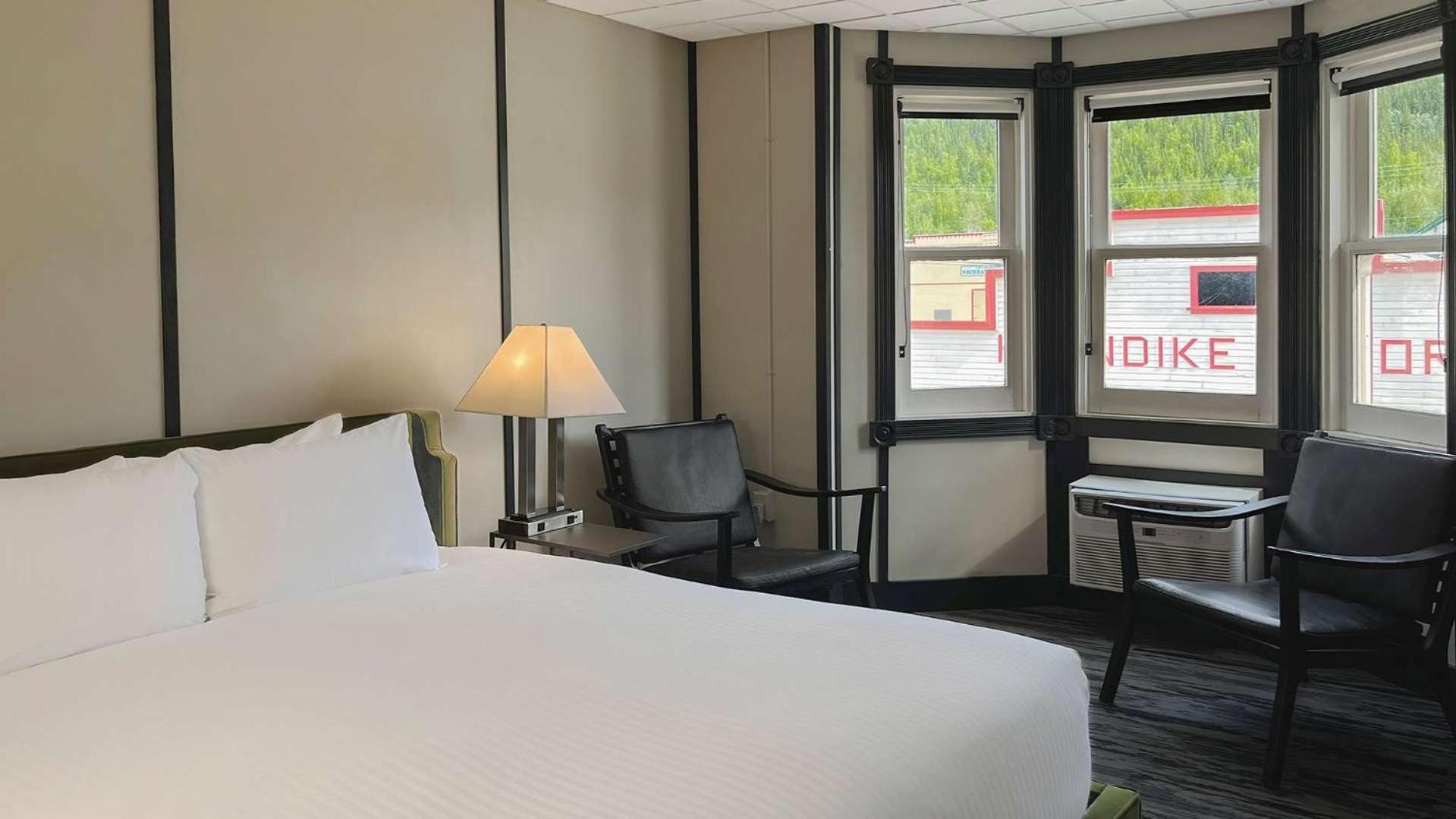 Midnight Sun, A Coast Hotel Доусон Экстерьер фото