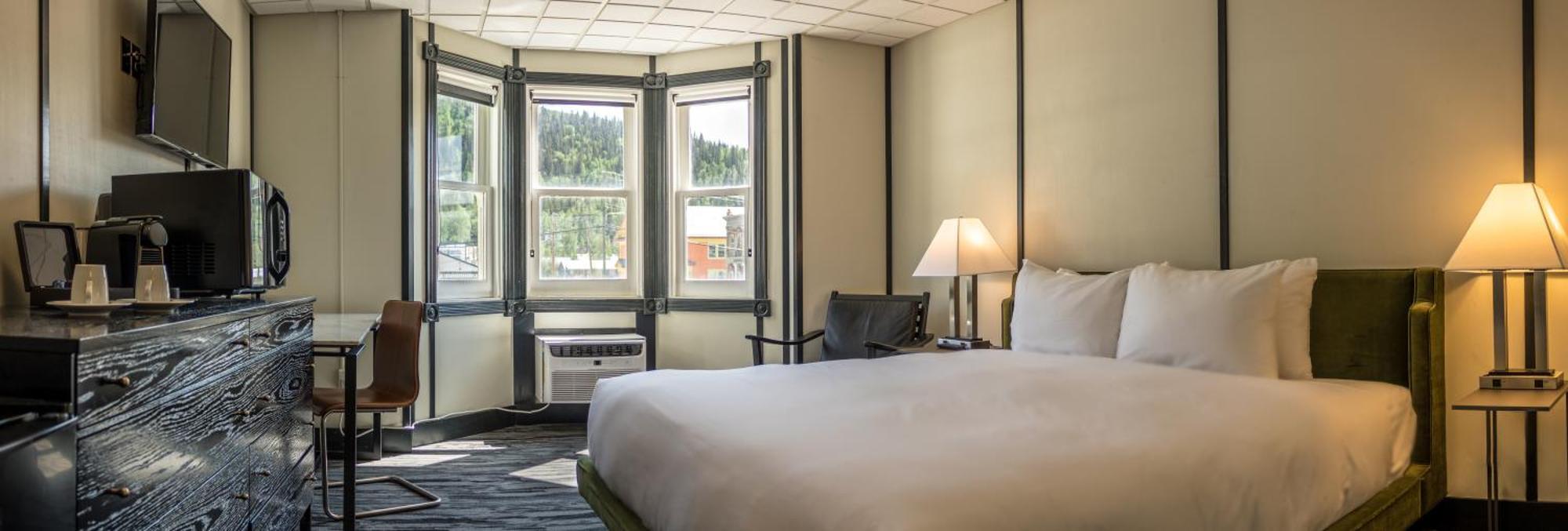 Midnight Sun, A Coast Hotel Доусон Экстерьер фото